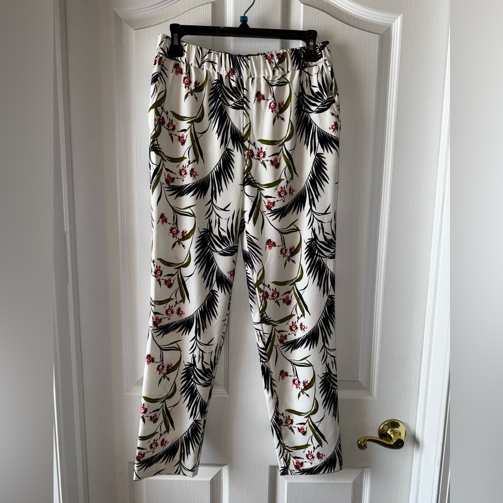 Ann Taylor Floral Print Pants with Black Leaf Design Size XS